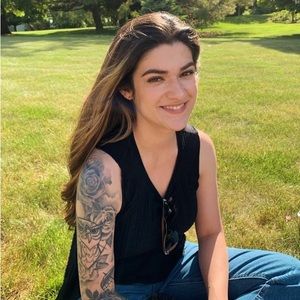 Meet your Posher, Dana